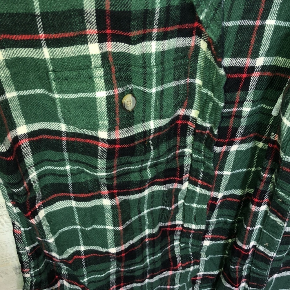 American Eagle red green and white flannel fall or winter style size XS soft​​ - Picture 5 of 6